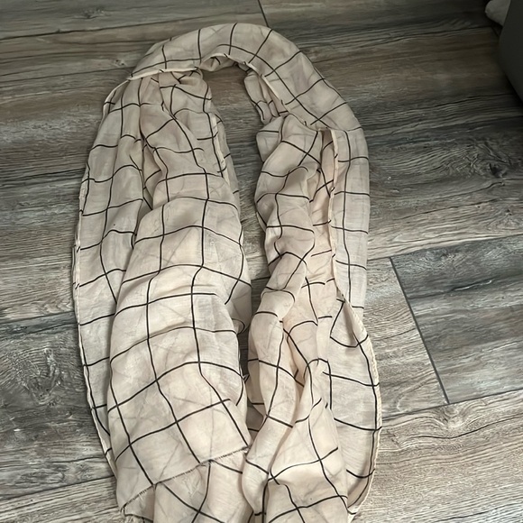 Rachel Pally Accessories - Women’s lightweight cream and black windowpane scarf / wrap